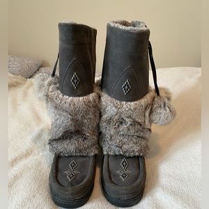 Manitobah Mukluks Waterproof Snowy Owl Winter Boots Charcoal Size 9